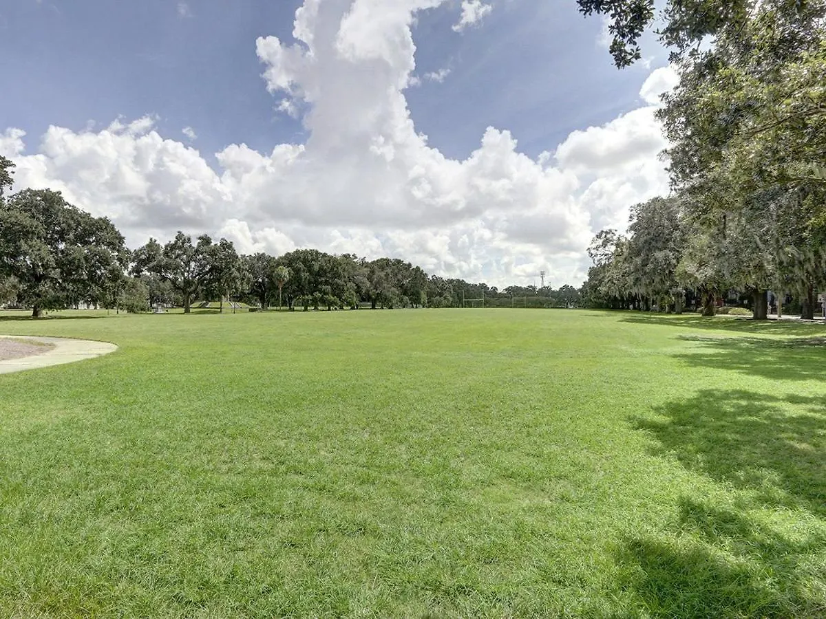 Holiday home Comfortable Executive Rental By The Park Heated Pool Access 1393 Savannah
