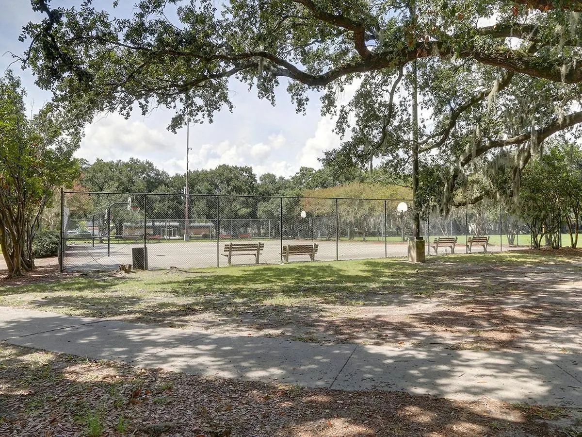 Comfortable Executive Rental By The Park Heated Pool Access 1393 Savannah United States