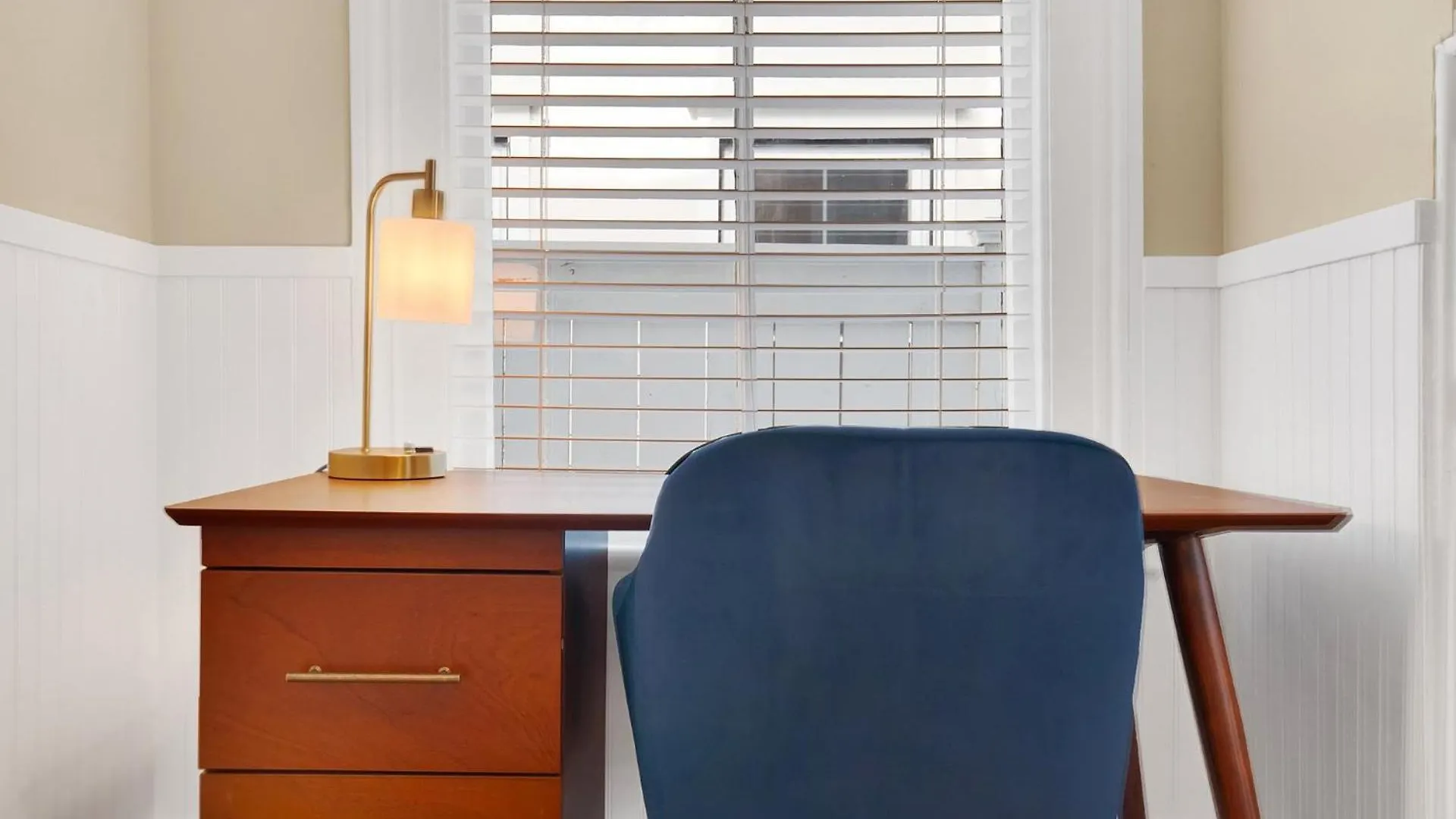 Holiday home Comfortable Executive Rental By The Park Heated Pool Access 1393 Savannah United States