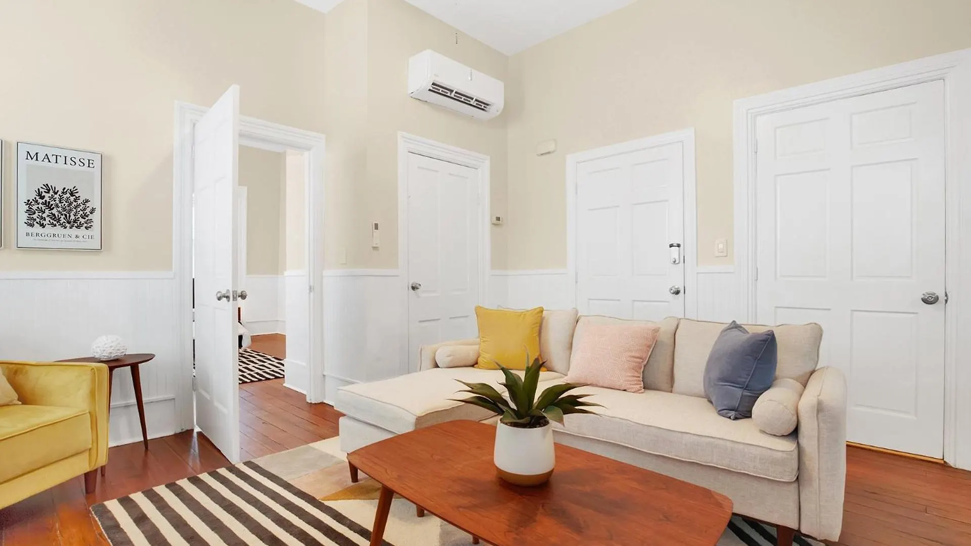 Comfortable Executive Rental By The Park Heated Pool Access 1393 Savannah United States