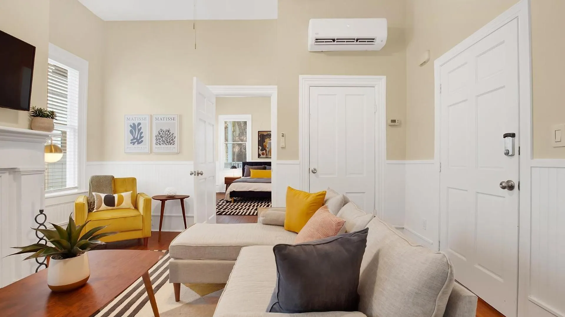 Holiday home Comfortable Executive Rental By The Park Heated Pool Access 1393 Savannah