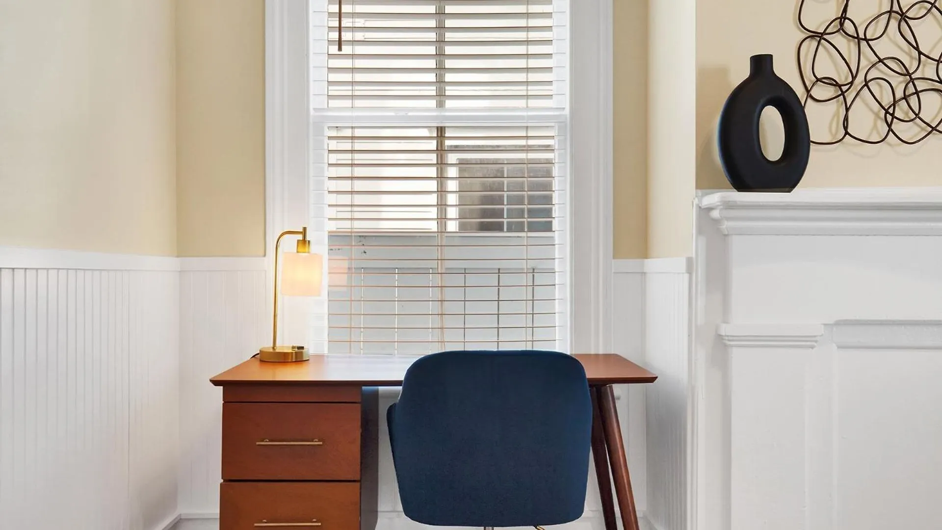 Comfortable Executive Rental By The Park Heated Pool Access 1393 Savannah