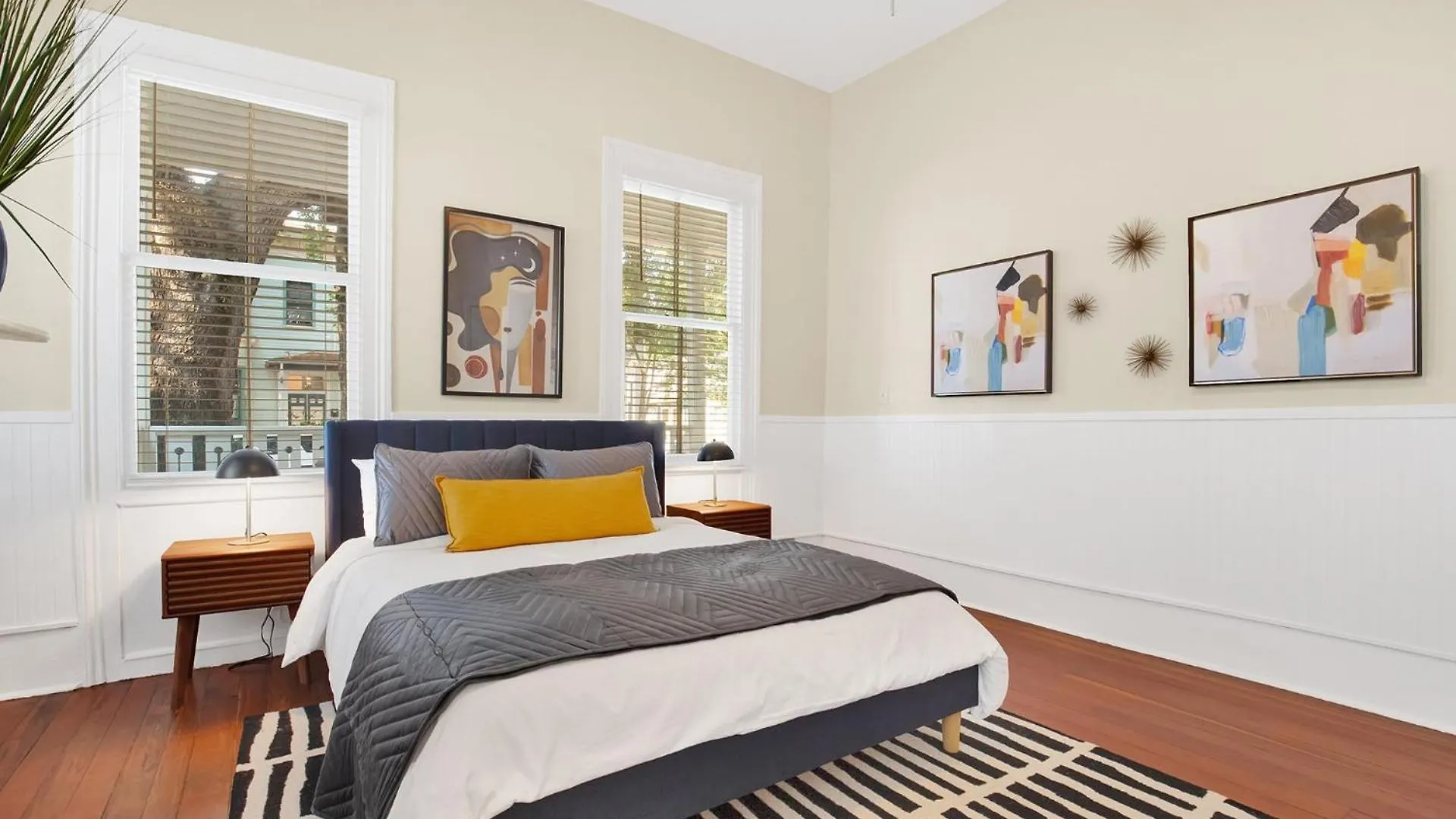 Holiday home Comfortable Executive Rental By The Park Heated Pool Access 1393 Savannah